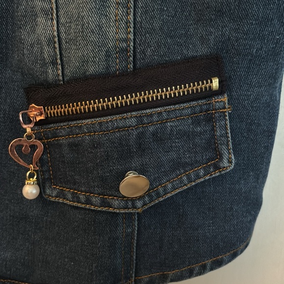 NWOT Darling Denim Vest SZ M - Picture 3 of 6